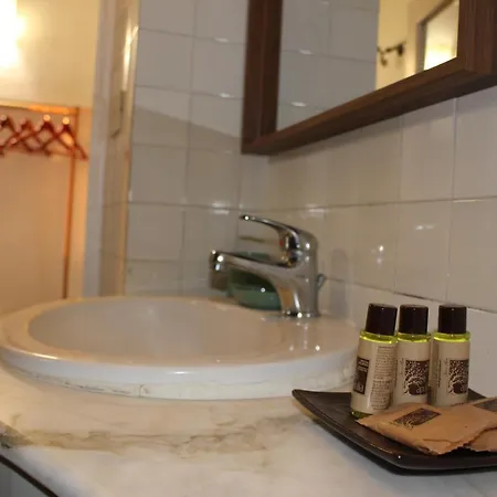 Dimora La Piana شقة أوستوني